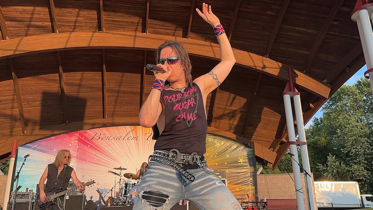 Adrenalize - The Ultimate Def Leppard Experience performing Foolin’