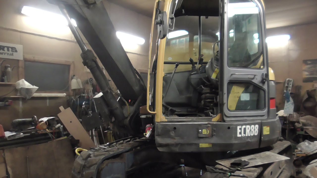 VOLVO ECR 88 remonttia