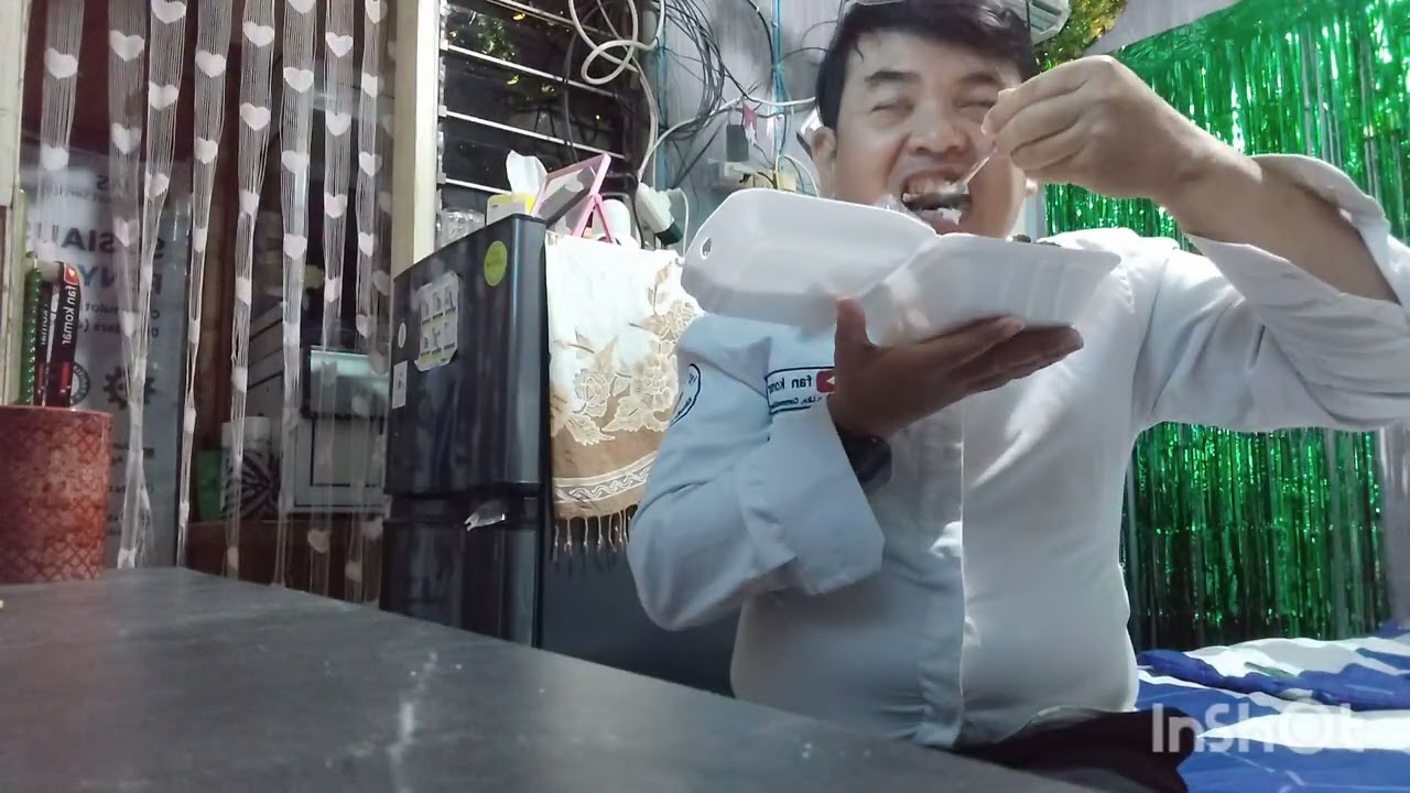 MARI MAKAN NASI TEMPONG DARI BUNDA MIKO SYUKURAN CUCUNYA SEMOGA SEHAT SELALU DAN SHOLEH AAMIIN