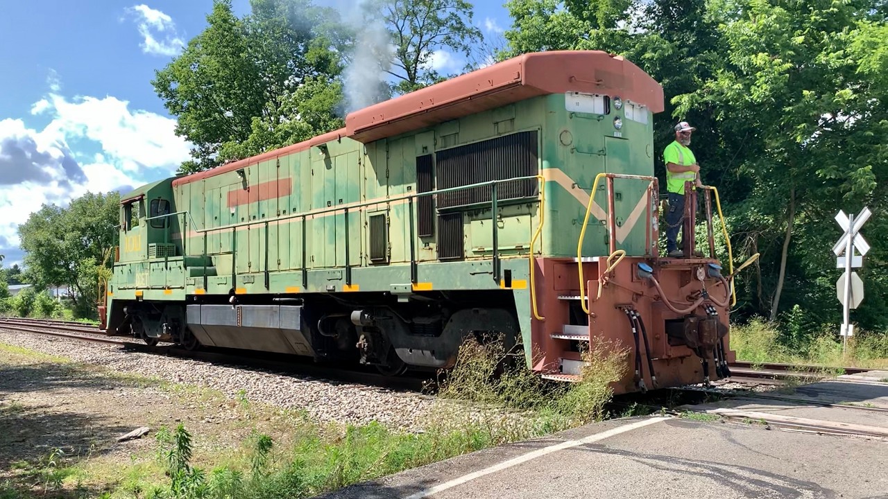 Green Monster Runs Again!  RR Switching, Plenty Of Smoke & Roaring 3 Locomotives Pull Train Up Hill!