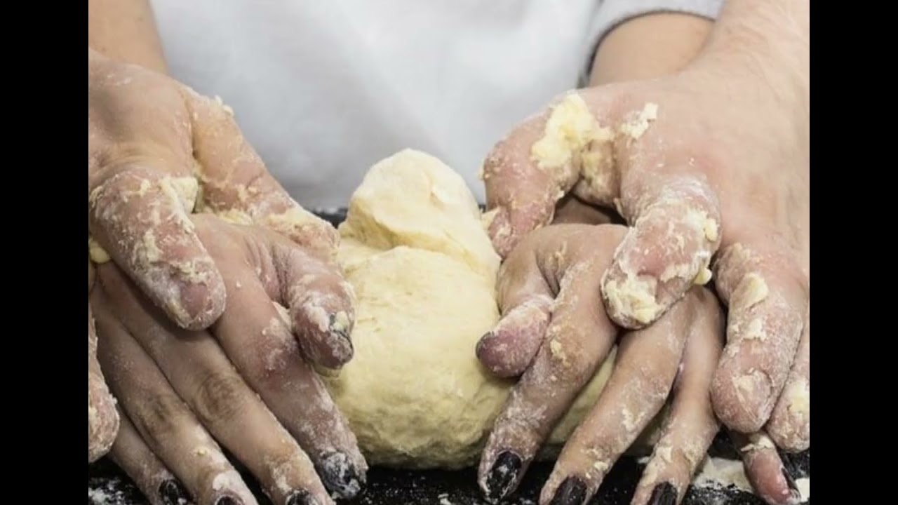 بودكاست عن المجموعة القصصية (ماضغو الرُصاص) للكاتب: أيمن هاشم