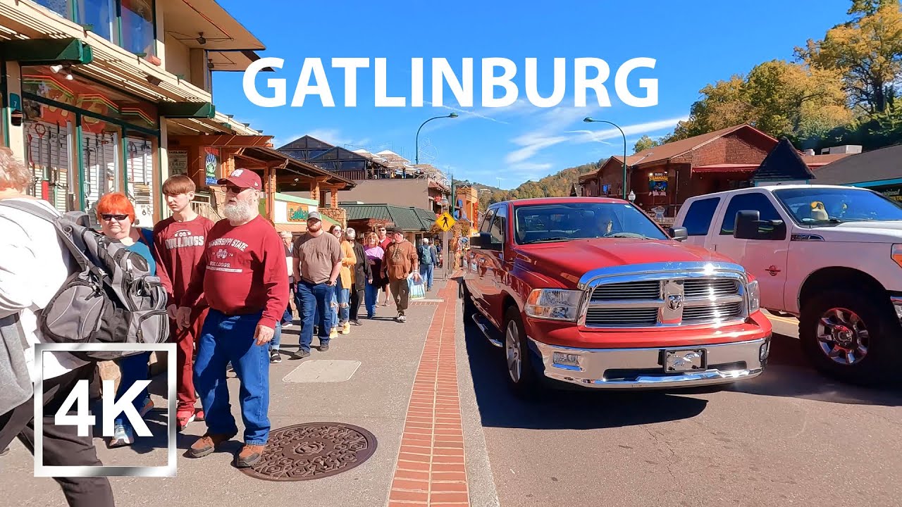 4K  Walking in Gatlinburg Tennessee - One of the best mountain towns of America! (part 1) - 2021 USA