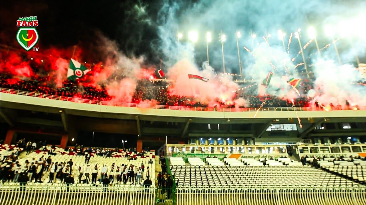 الأجواء التي صنعها الفيراج سود في مواجهة إتحاد خنشلة ambiance virage sud [MCA2. 2 USMK]