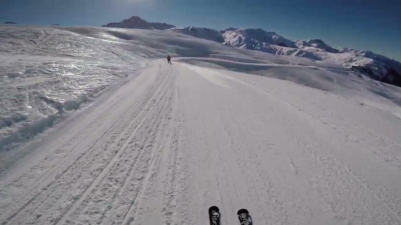 Route col Ruelle (green), Col (blue), Les Contamines-Montjoie, France - 01/2022