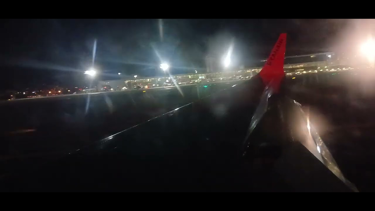 Ryanair Boeing 737-8200 landing at Malaga Airport 15/2/2026