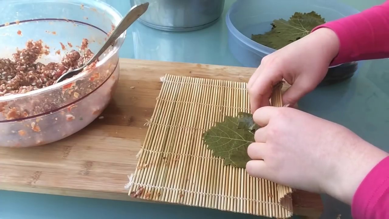 Türkische gefüllte  Weinblätter / Etli Yaprak sarması / Dolması  Yemeğin Tarifi / Dolma