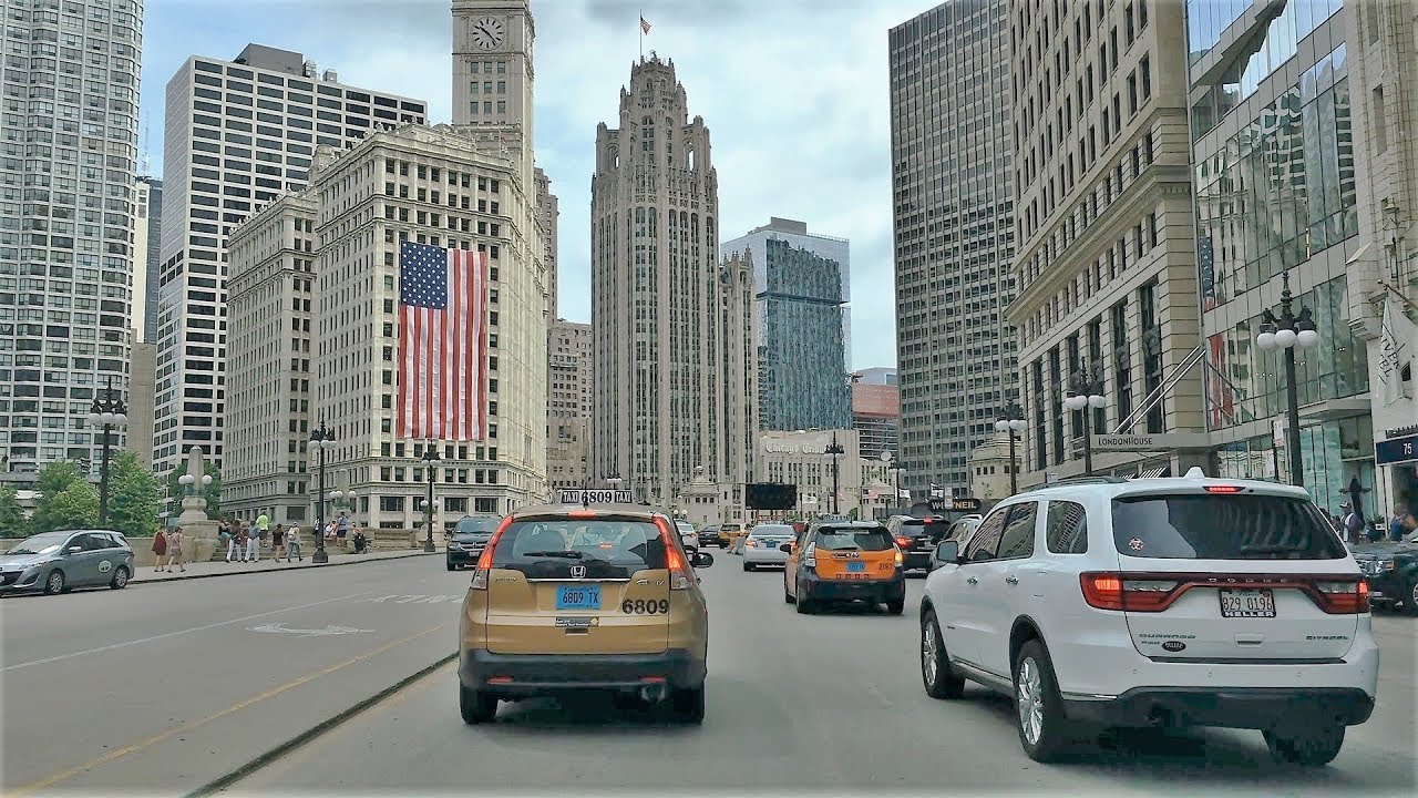 Driving Downtown - Chicago Riverfront 4K - USA