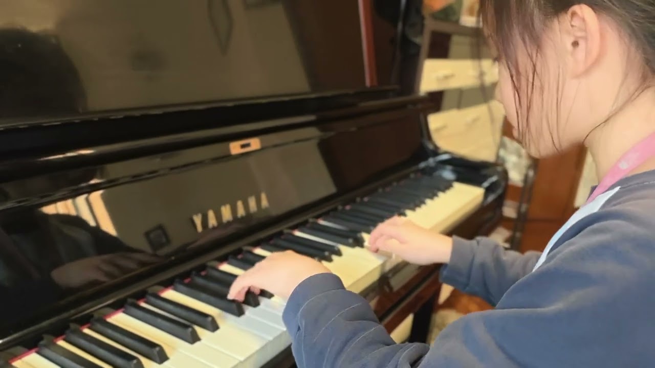 ABRSM Grade 4 Allegro assai Georg Benda Student Clarabel Cheng 