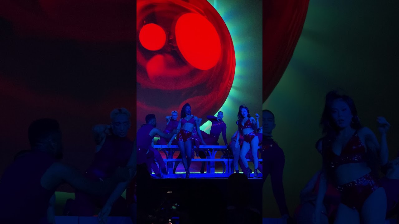 Ariana Grande - Bad Idea (4K, Live in Miami @ American Airlines Arena)