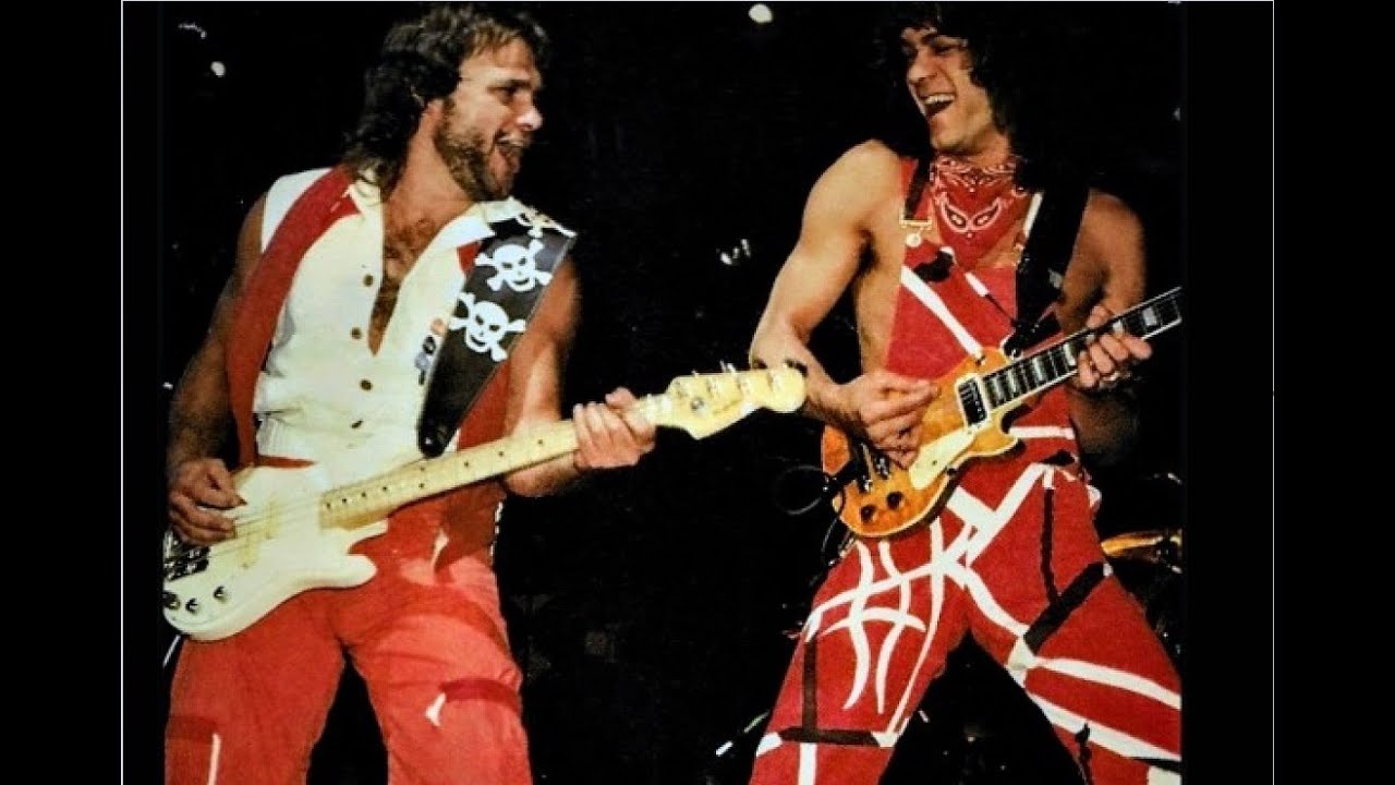 Van Halen playing mini Les Paul - Live 1983