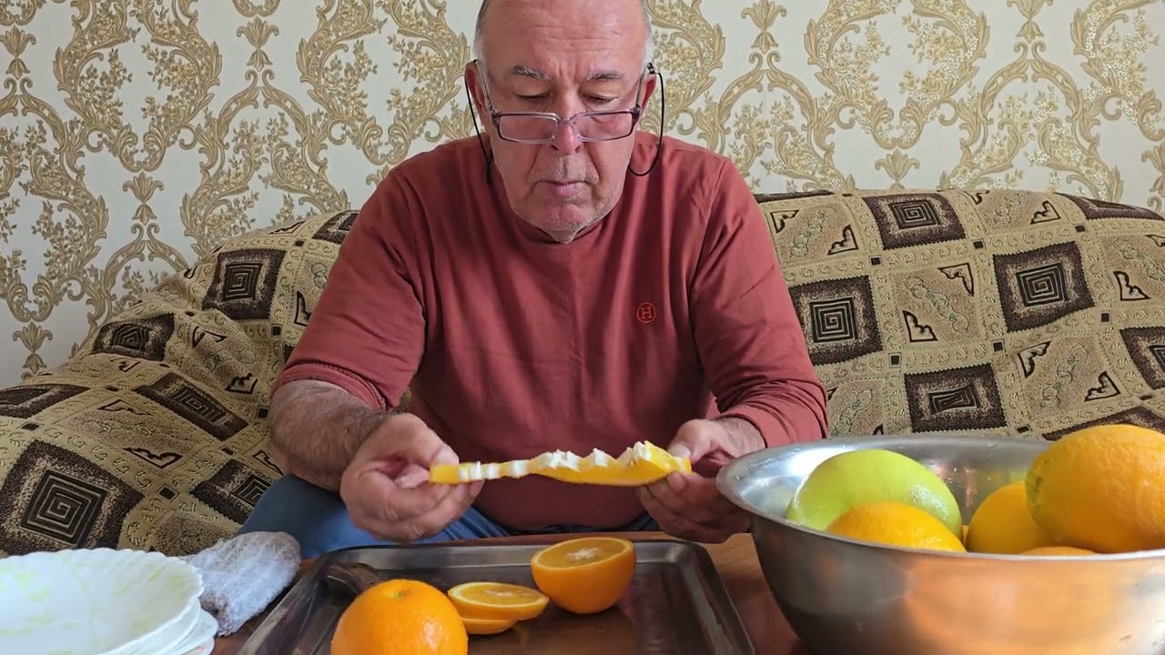 Тавсифи ниҳолҳои ситрусӣ дар ҳавлии ман.