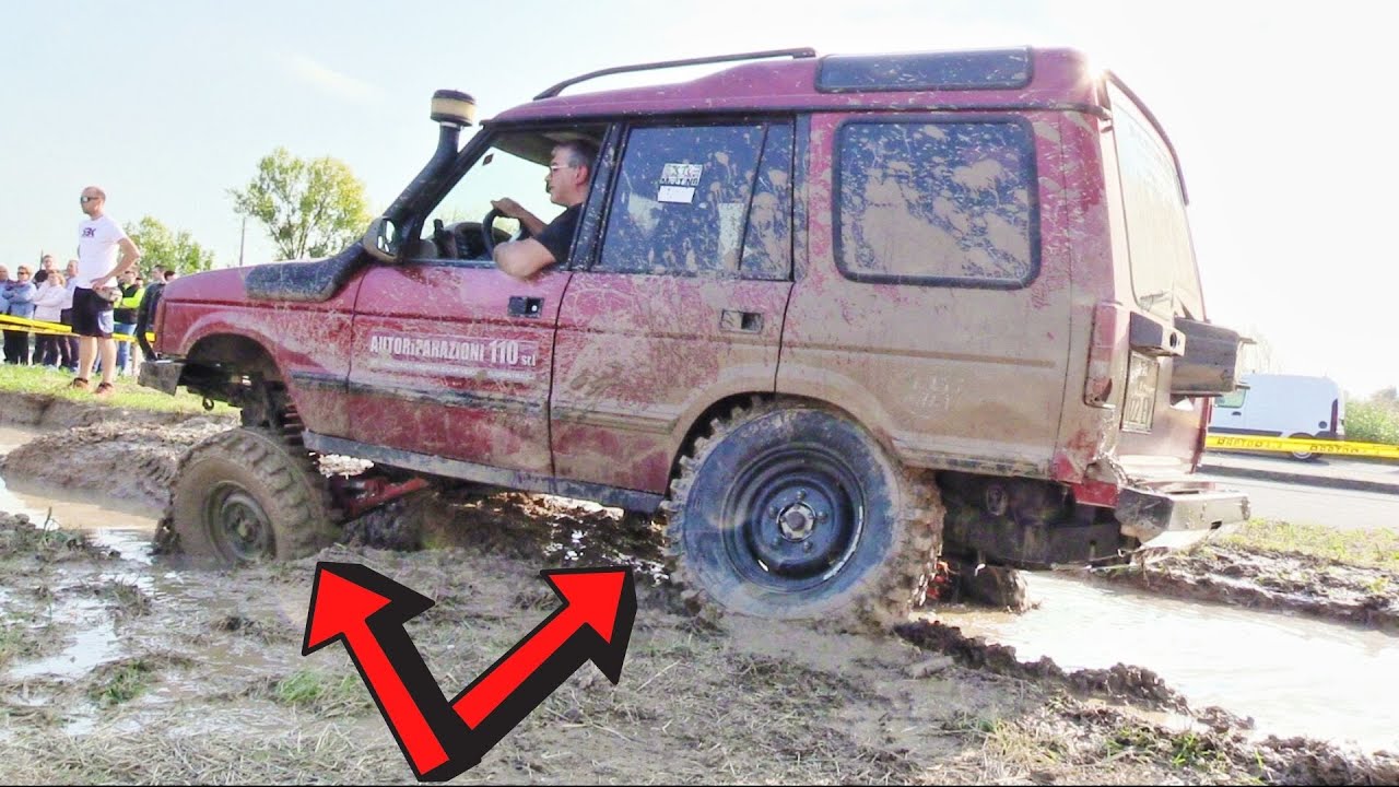 Land Rover Discovery 300Tdi - EXTREME OFF-ROAD Parkour 💪 - Climbing, Mud & Water Moat!