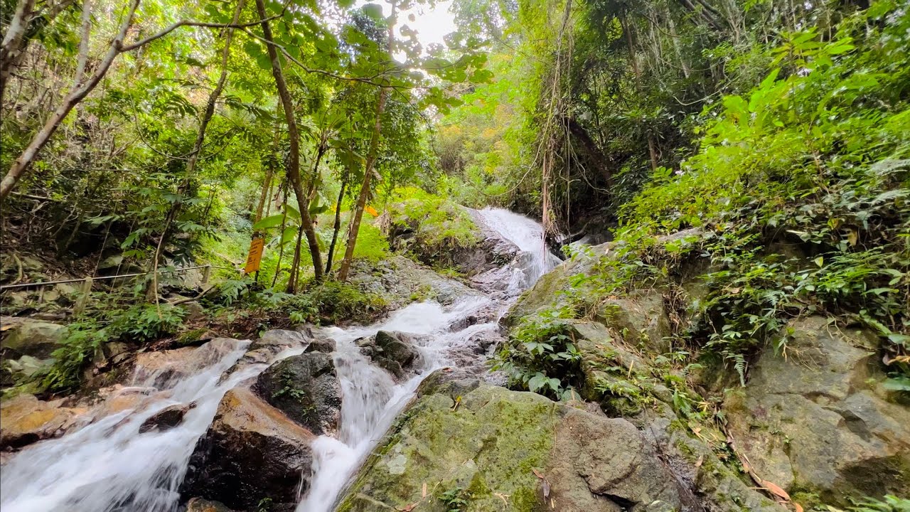 Mae Kampong Waterfall - 4K Walking Tour