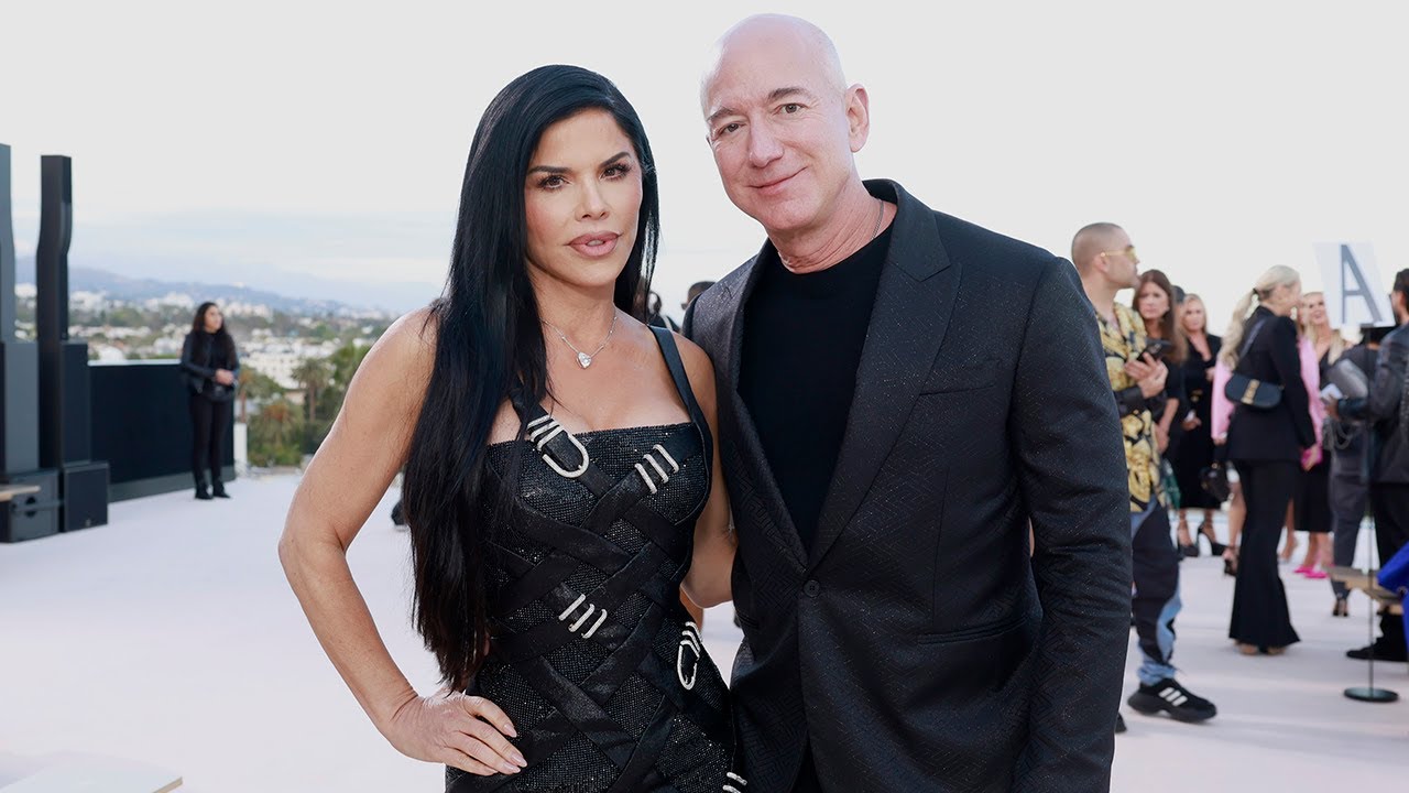 See Lauren S&aacute;nchez Bezos' Risqu&eacute; Look on First Red Carpet Since Jeff Bezos Wedding