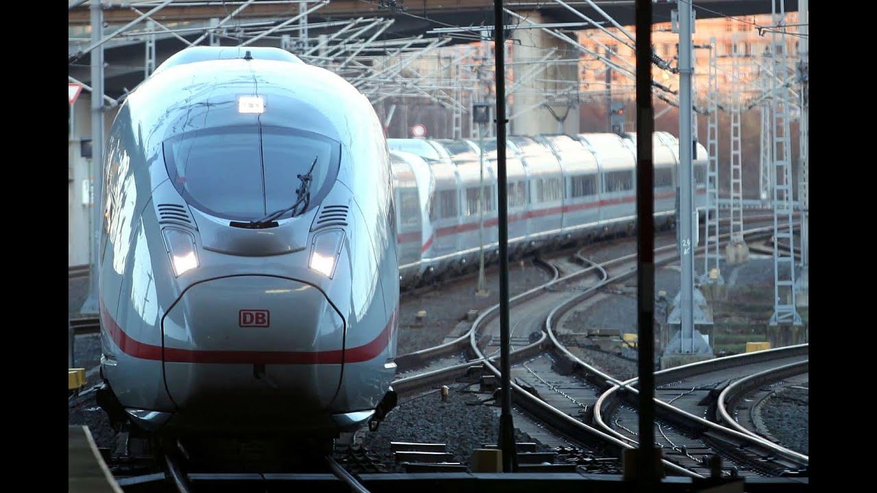 Scheibe an ICE bei Fulda gesplittert