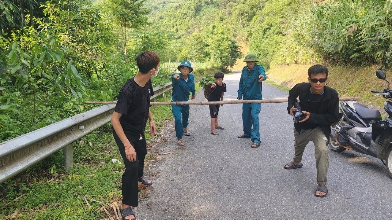 The highland boy helps police catch criminals.