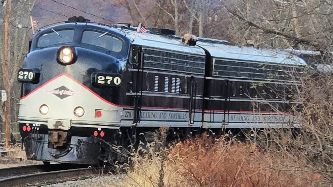 Riding behind Reading and Northern F units 270 and 275 heading to Jim Thorpe and some LGSR clips