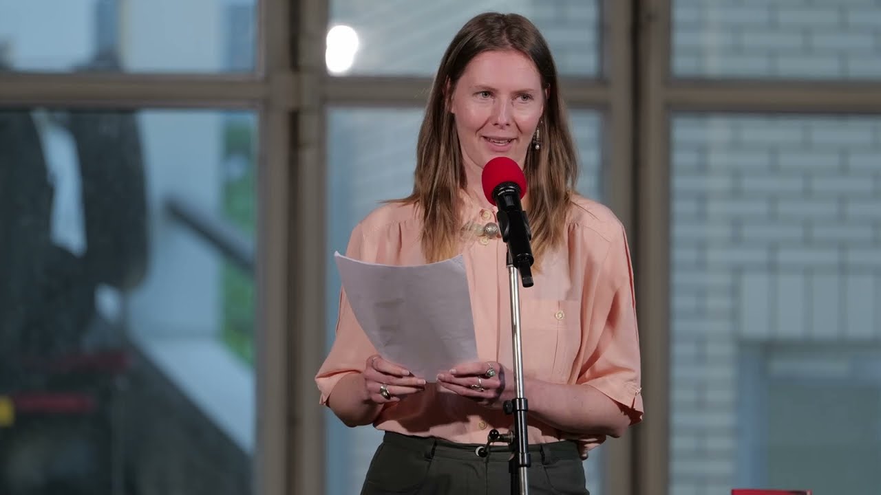 Franziska Peikert präsentiert „Die Rückkehr des Krieges“ – 5. Deutscher Sachbuch-Slam