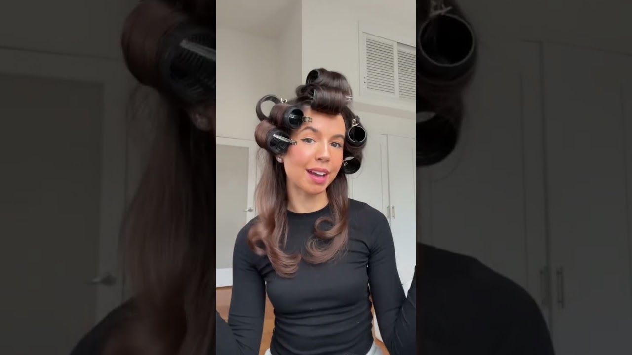 Как сделать идеальную прическу с помощью бигуди💆🏻&zwj;♀️🫶 #шорты #прически #бигуди
