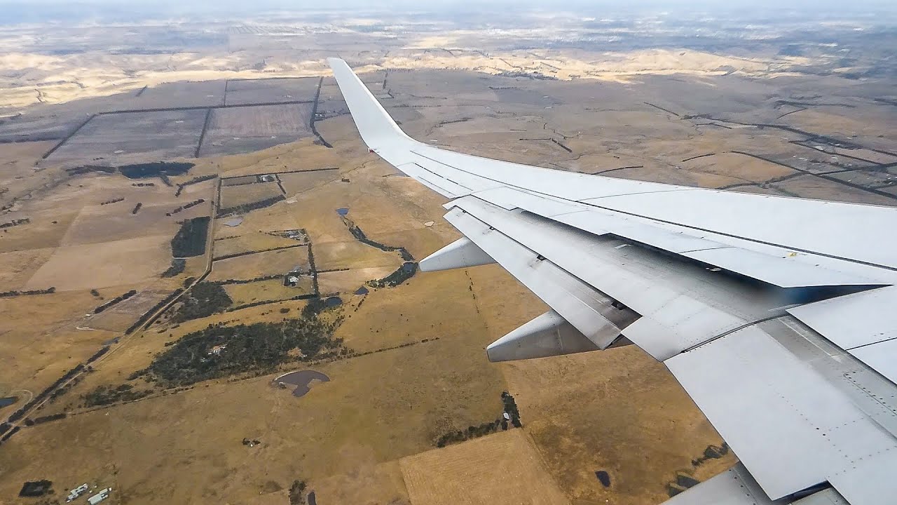 Approach and Landing into Melbourne's Tullamarine Airport Aboard QF172 - 737-800
