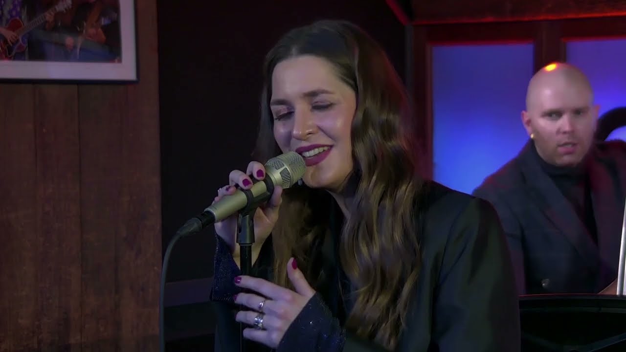 Martina Barta & the Tim Brey & Behn Gillece Quartet - This Girl's in Love with You