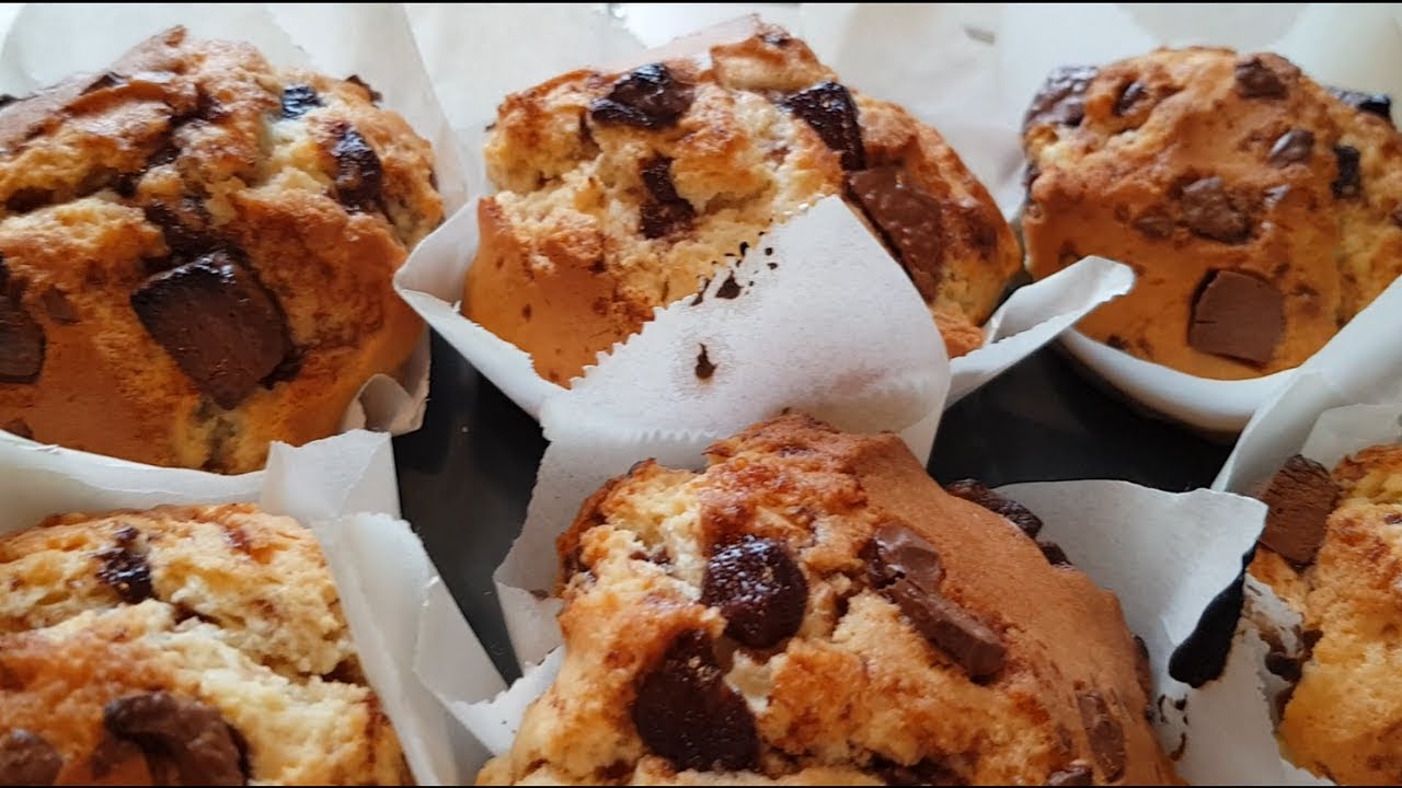 Muffins américains aux pépites de chocolat مافن الشوكولاتة