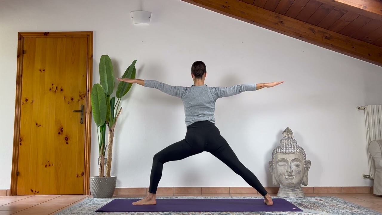 10 posizioni di yoga che cambieranno il tuo corpo e mente | Yoga per tutti | Lezione completa