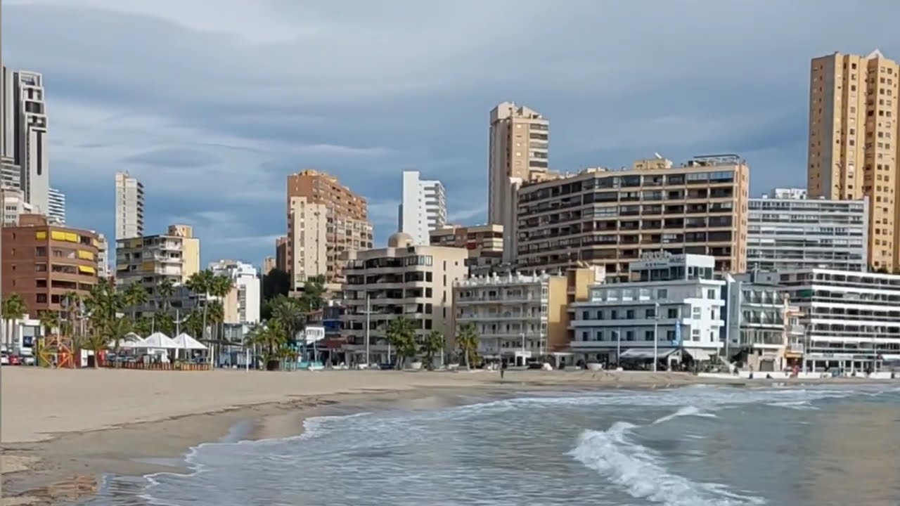 La Cala de Villajoyosa comienzo del invierno 21/12/ 2025