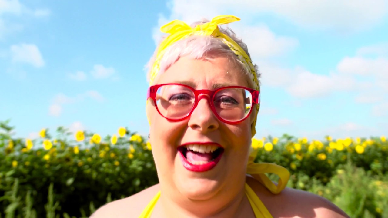 TINI TUS - Bienchen (offizielles Musikvideo)