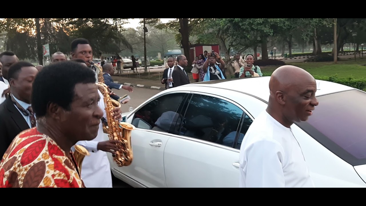 BISHOP DAVID OYEDEPO @davidoyedepomin dance @67 #birthday #turnaroundera #gospelmusic #saxophone