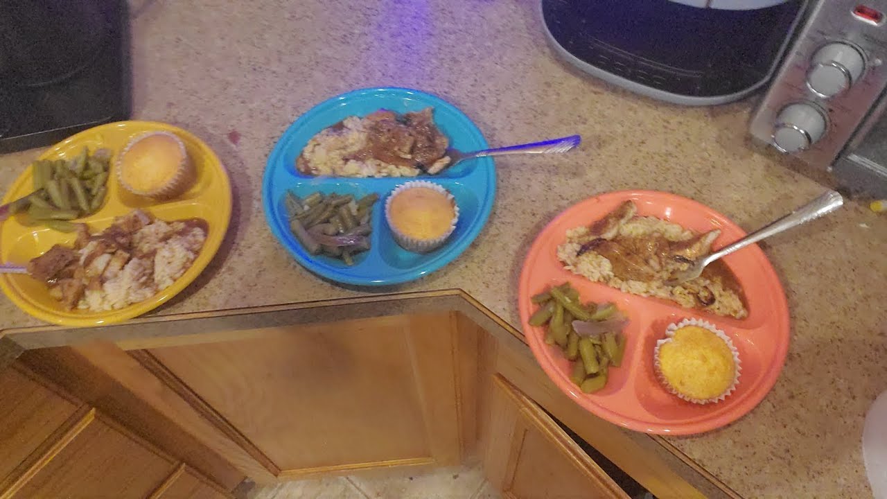 Lets cook Sunday Dinner 😋 Smothered Pork Chops, green beans w/onions, brown sug muffins, rice