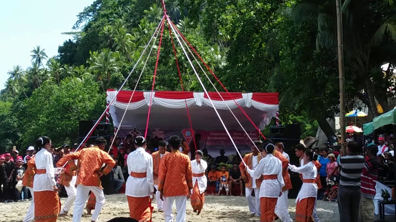 Priskhilya Gabriella | Tari Dansa Tali. Pemuda-Pemudi Negeri Rutong.