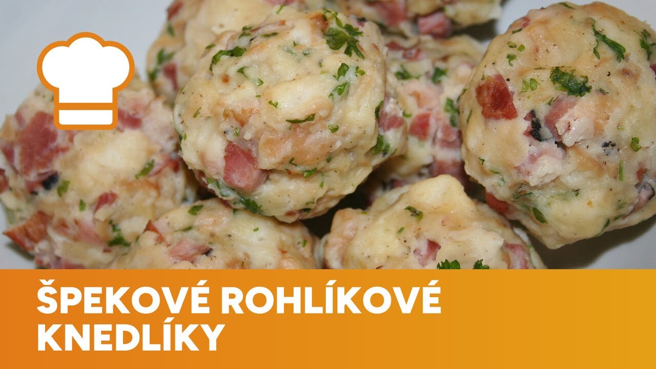 Špekové rohlíkové knedlíky se hodí ke kysanému zelí, špenátu, pečenému masu i guláši