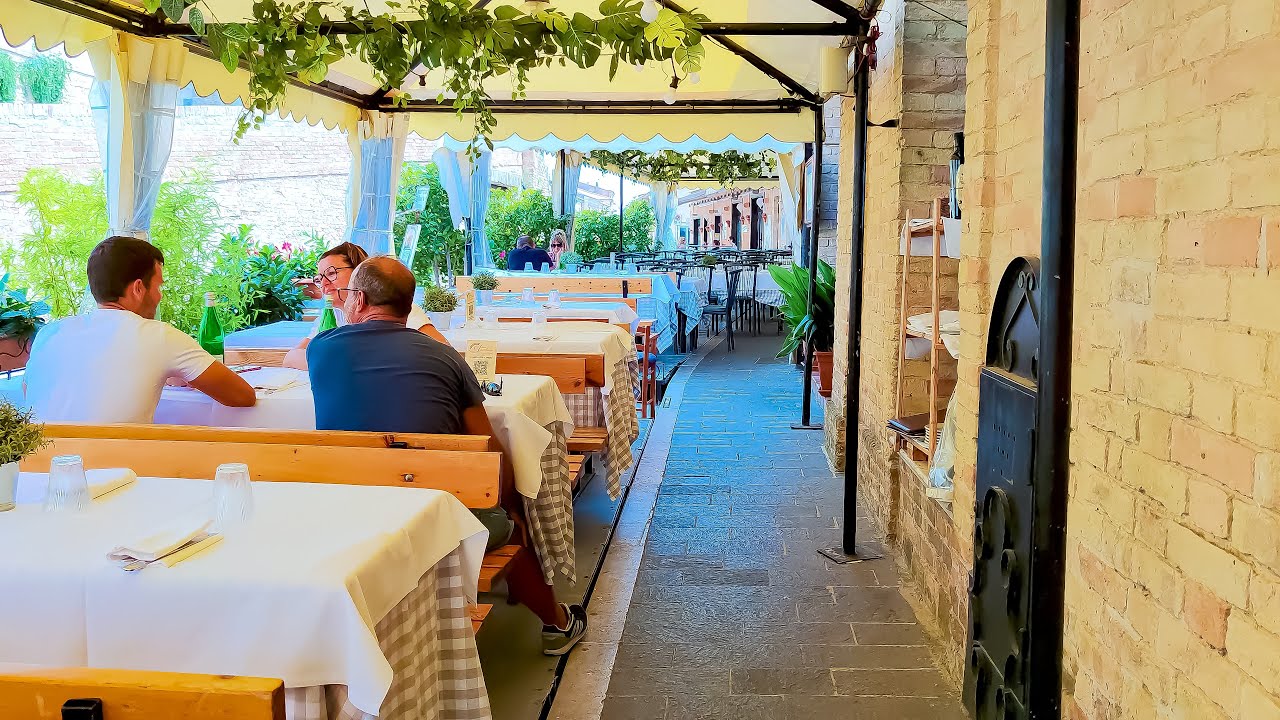 A FANTASTIC PLACE IN THE MOUNTAINS-TORTORETO. Italy - 4k Walking Tour around the City - Travel Guide
