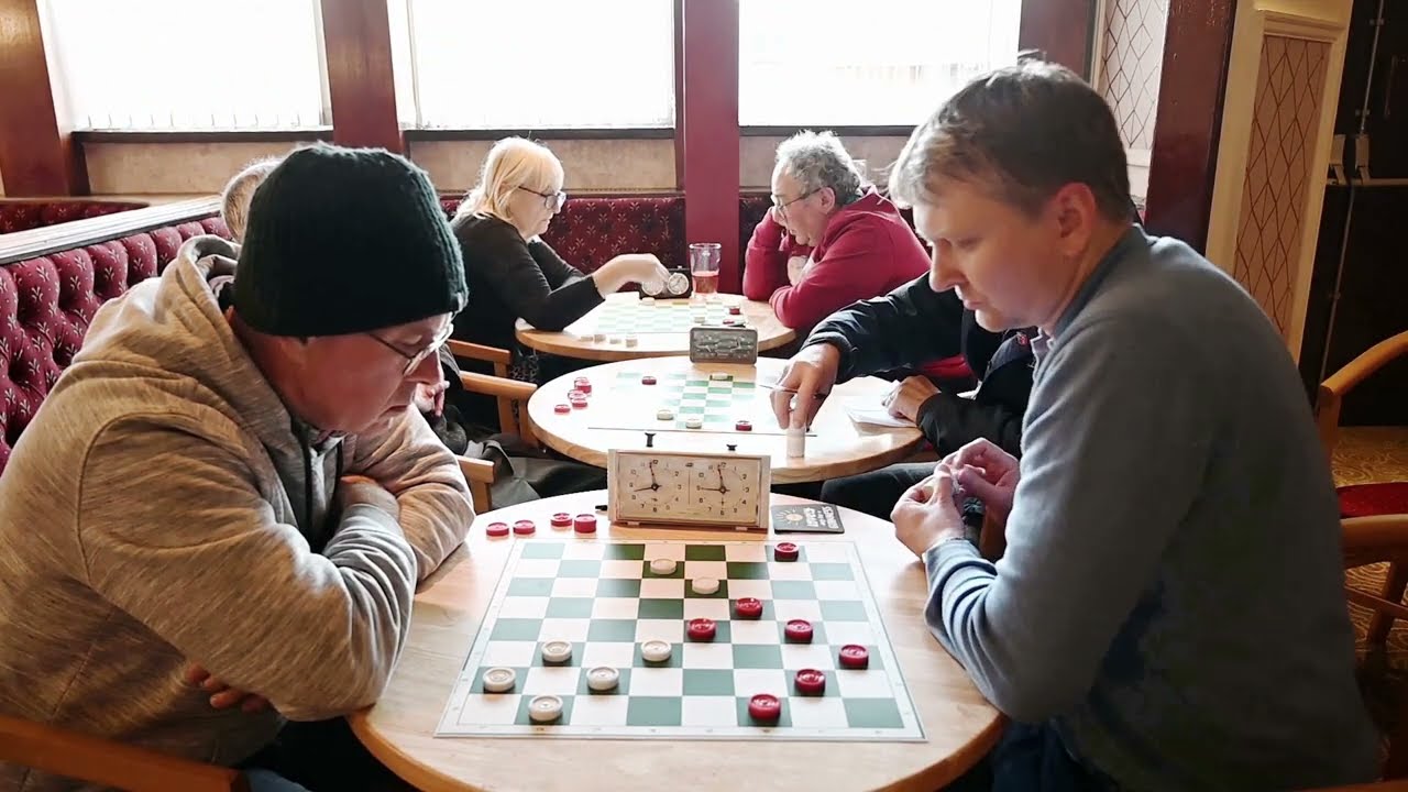 Facing Tough Opponents: My First Checkers Tournament!