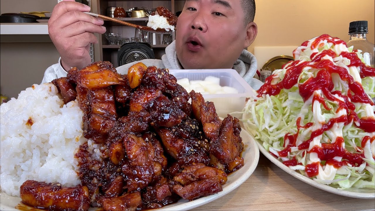 첫 끼로 지코바 치킨에 밥 두개 비벼먹기 MUKBANG