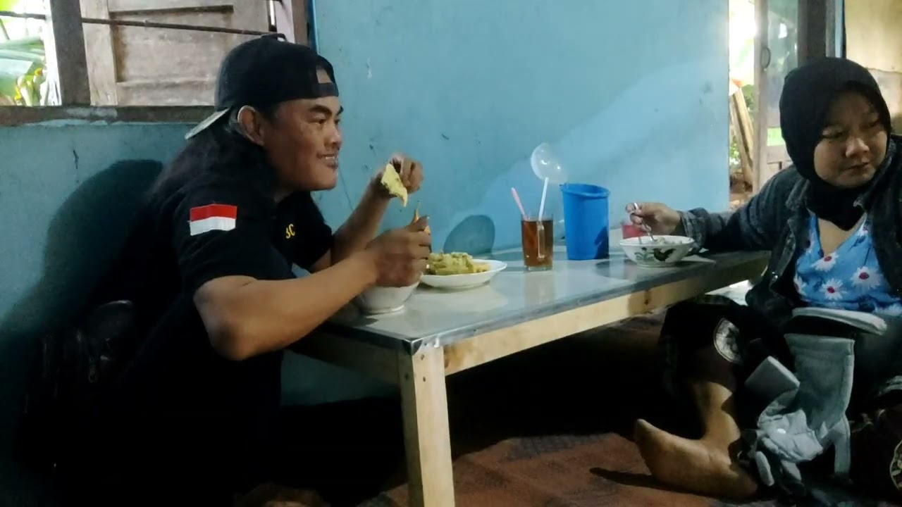 LEK DWI sarapan soto ayam,RM Bu Muji jatimulyo