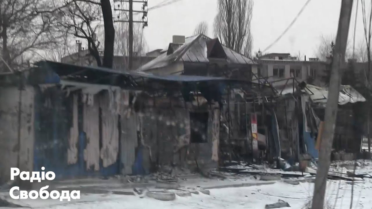Изюм разрушен: люди бегут от российских обстрелов