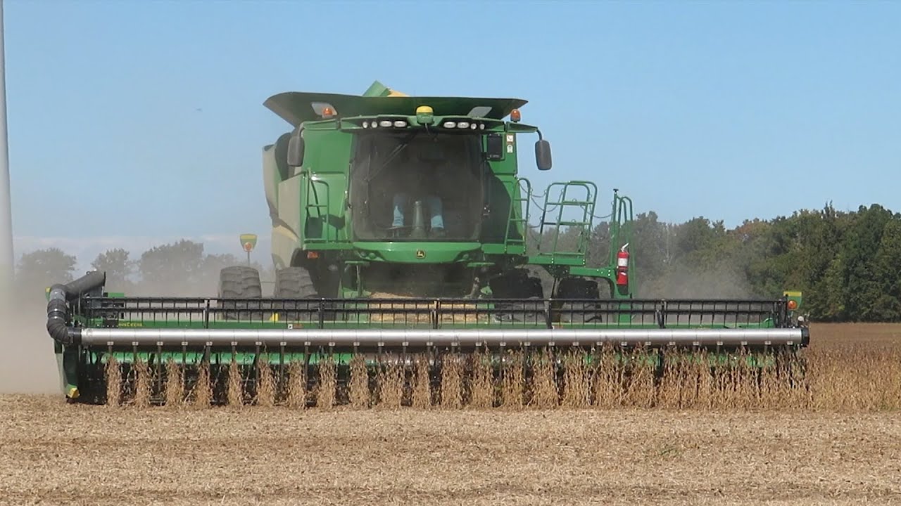 Soybean Harvest 2020 | John Deere S660 Harvesting Soybeans | Ontario, Canada