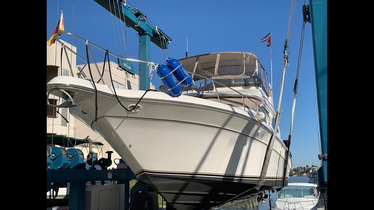 SOLD!!! 1996 Sea Ray 440 Express Bridge for sale at Little Yacht Sales, Kemah Texas