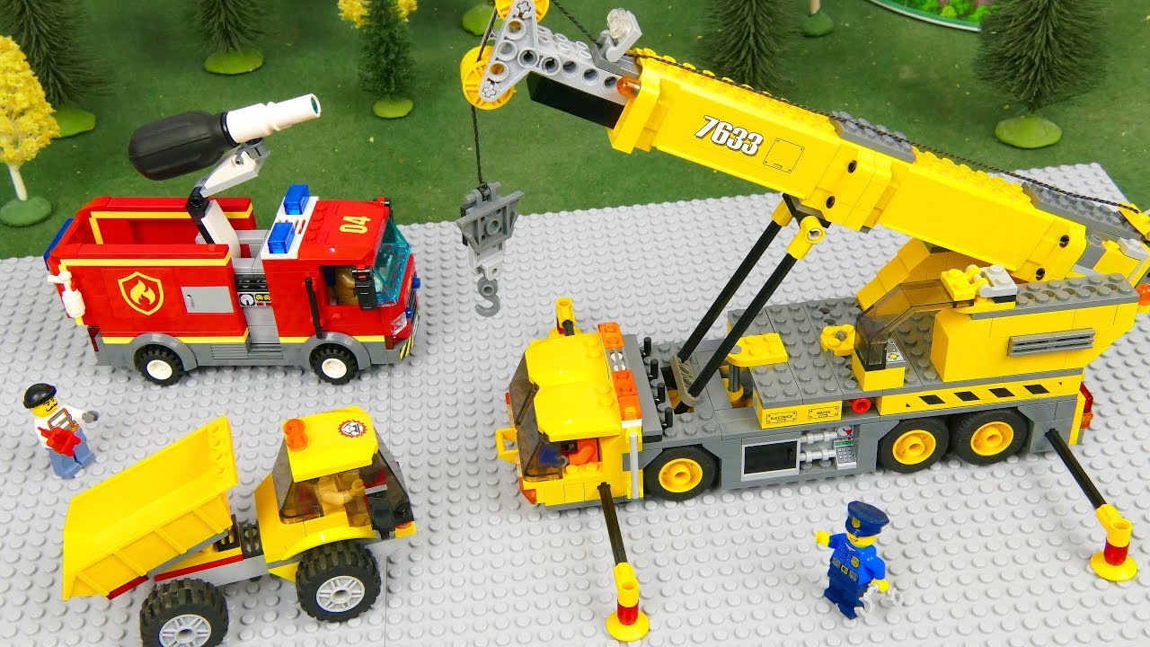 Lego Fire truck and Crane rescue a cat