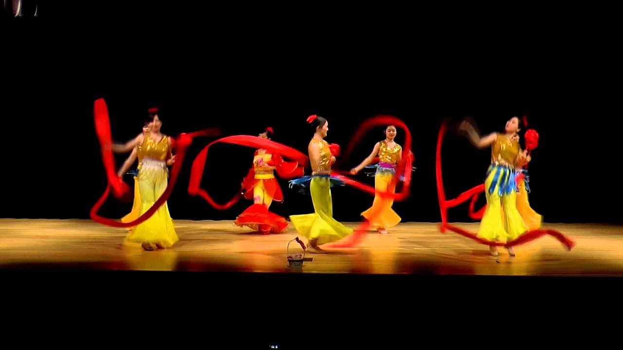 红绸舞 Red Ribbon Chinese Dance