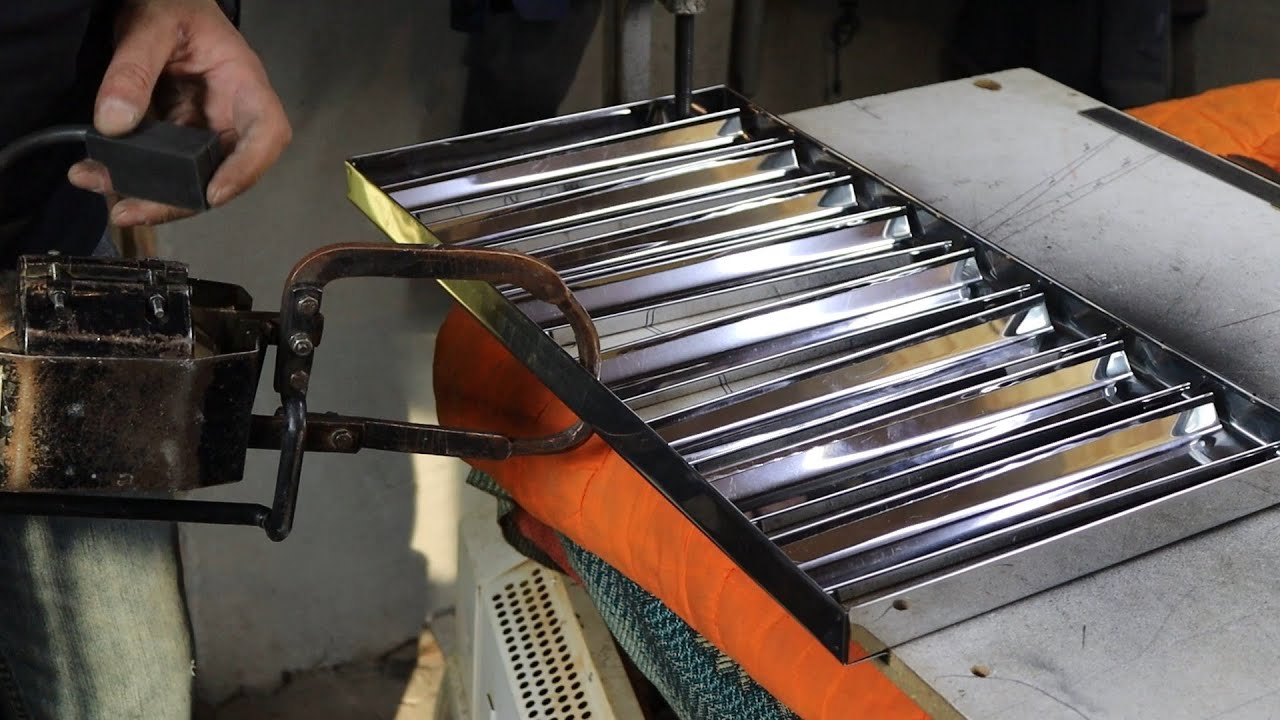 From stainless steel sheet to an amazing hood that pulls out smoke and fat in no time !!! HAND MADE
