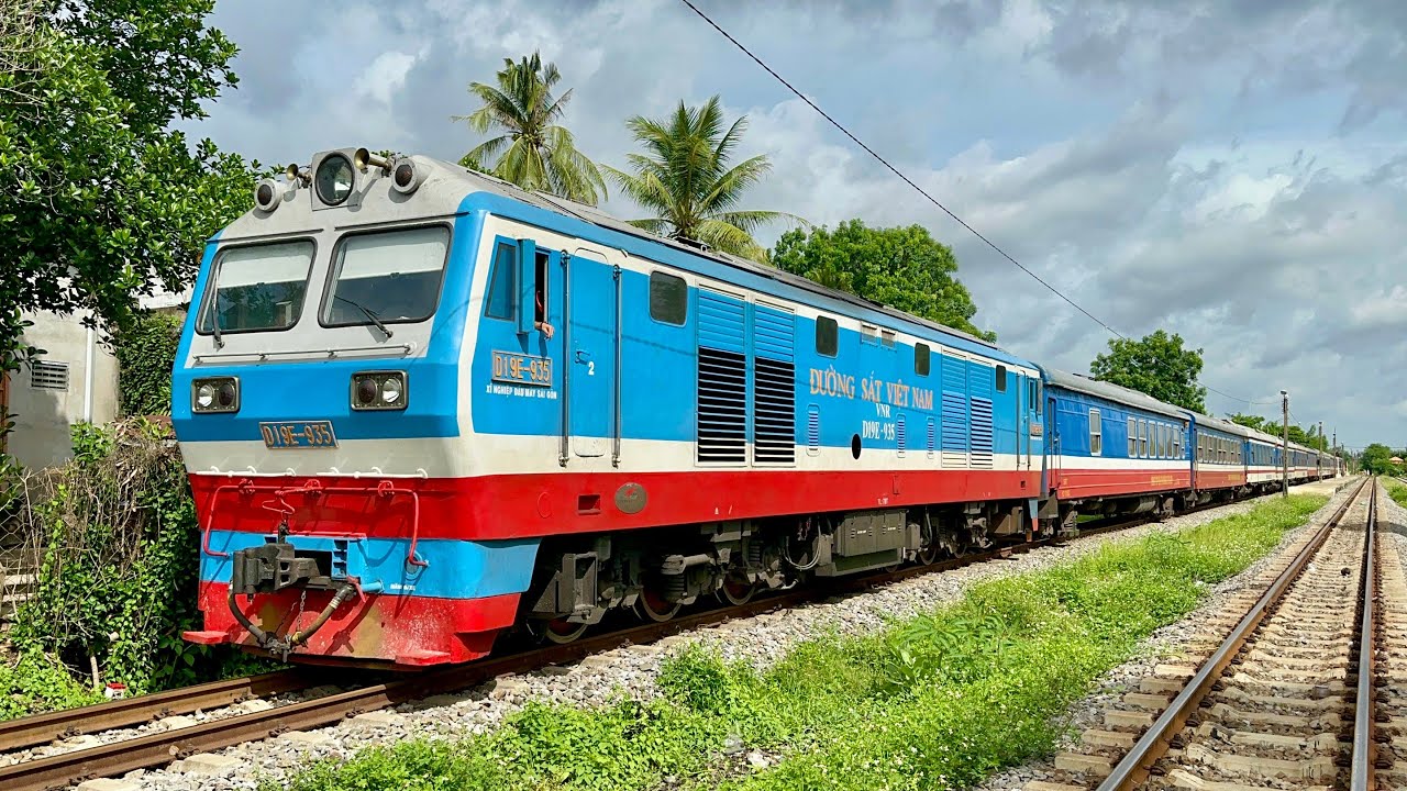 Hành Trình Tàu Hoả Sài Gòn - Biên Hoà - Trảng Bom - Long Khánh - Gia Ray trên chuyến tàu SPT2/SPT1