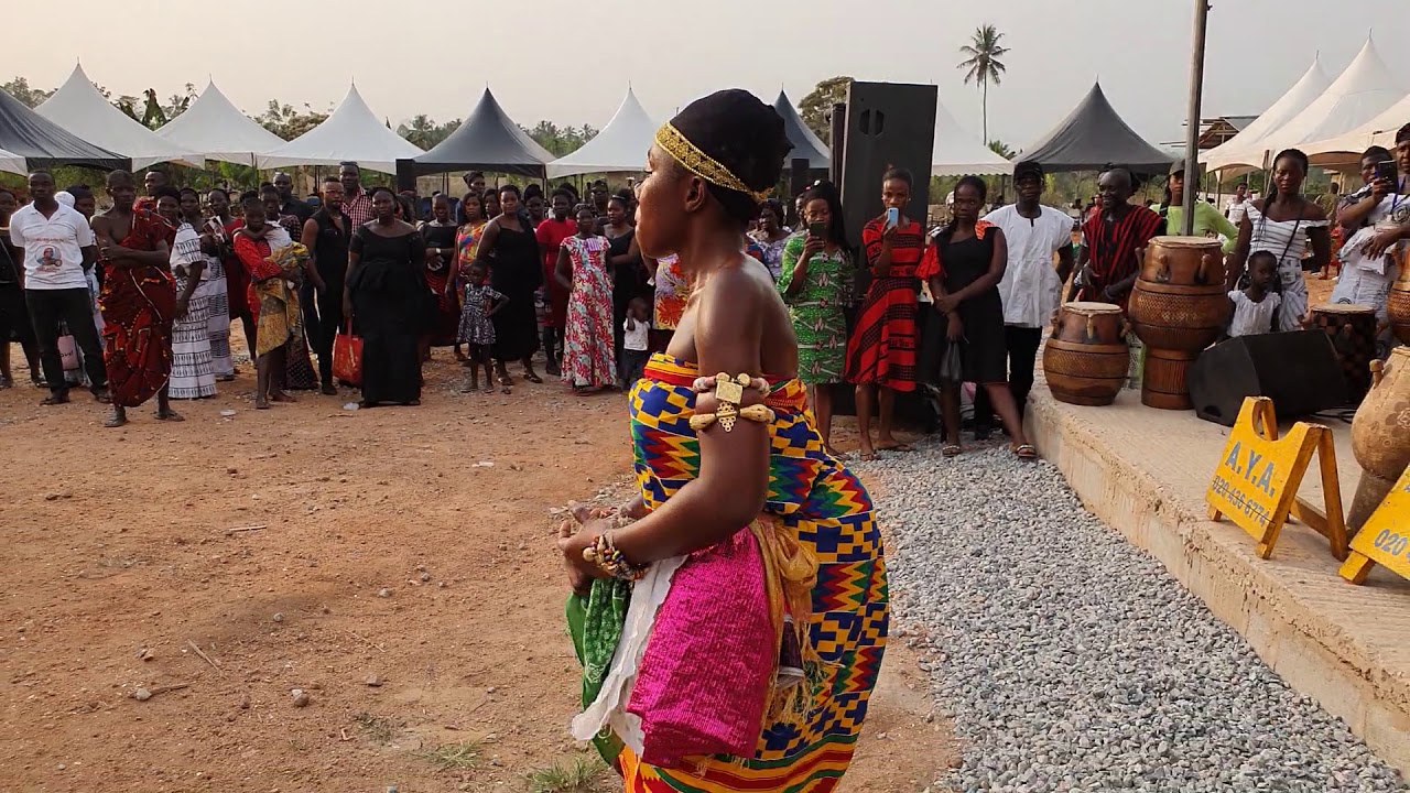 Please enjoy yourself with this Adowa performance at a Gh funeral