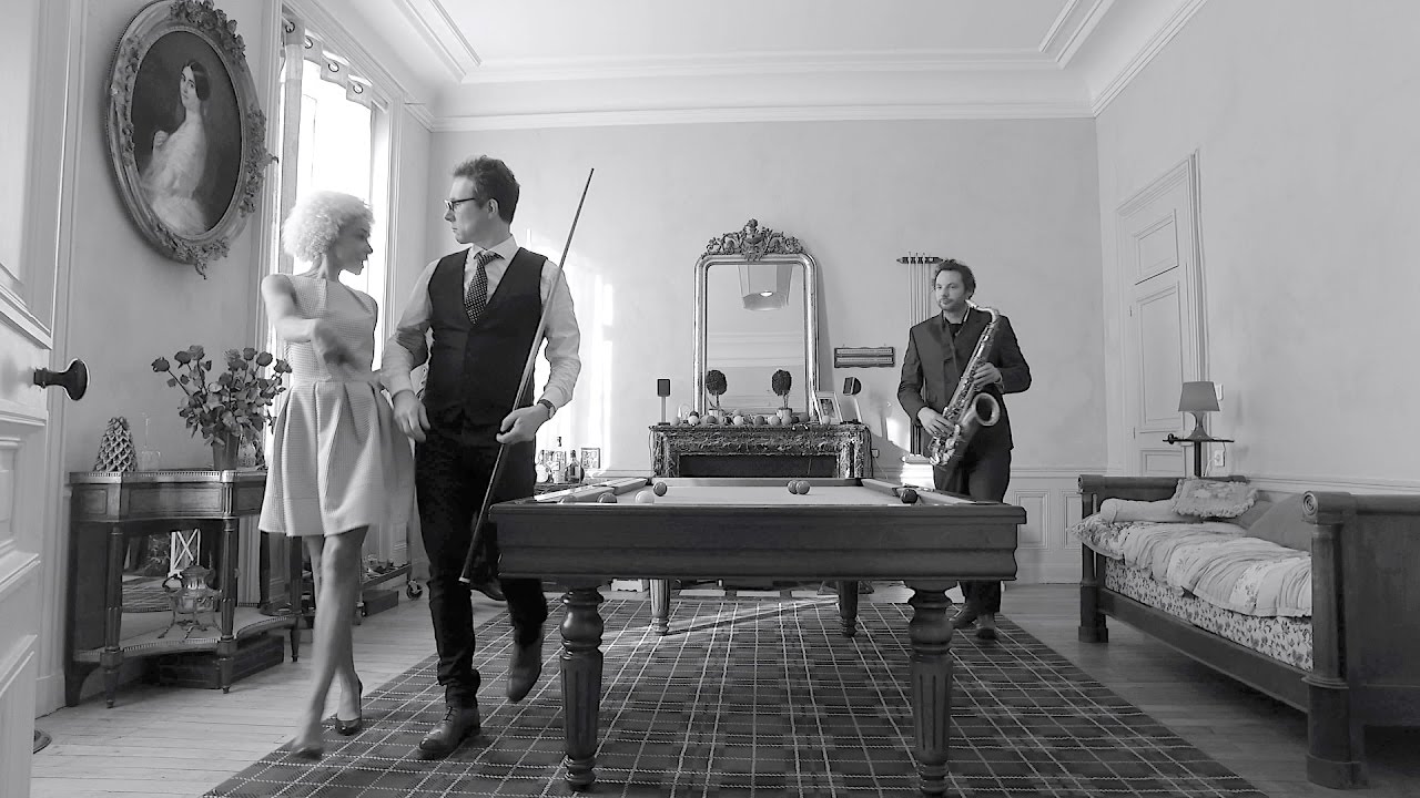 POP CARAVAN - Tu vuo' fa' l'americano (Renato Carosone)