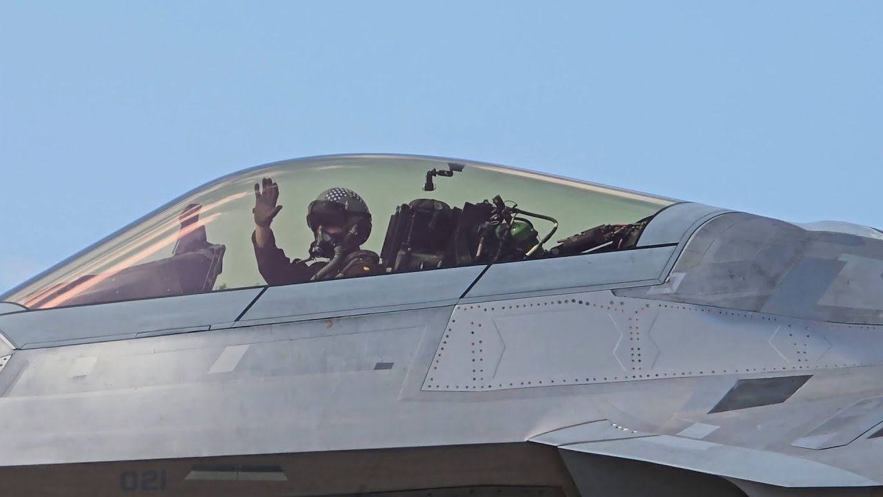 USAF F-22A Raptor Demo NAS Oceana 2024 with flares!! RaZZ's Mom waving!