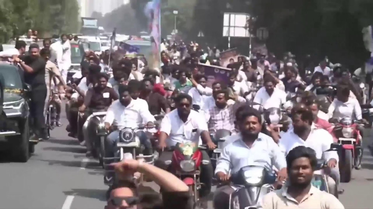 LIVE: YSRCP Chief YS Jagan Mohan Reddy Visits Jogi Ramesh Family in Ibrahimpatnam