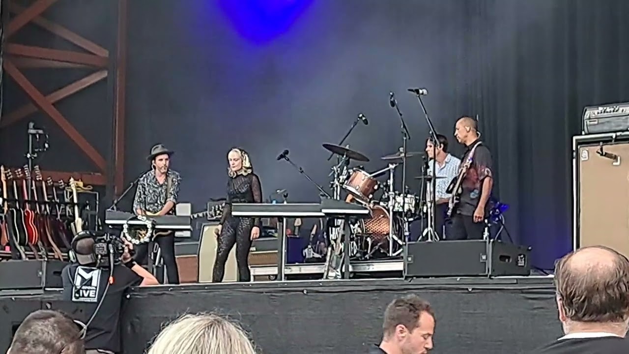 Doomscroller, Metric, Milwaukee, WI, 06-28-2024