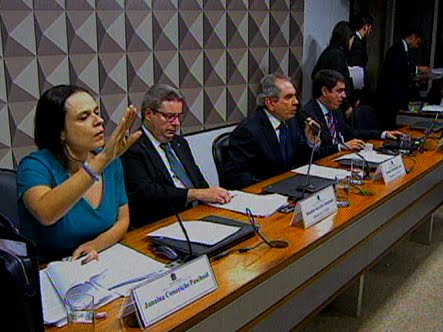 Comissão ouve autores do pedido de impeachment de Dilma aprovado na Câmara